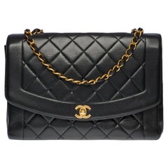 Rare sac porté épaule Diana GM de Chanel en cuir d'agneau matelassé noir, GHW