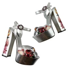 Dolce & Gabbana Cloth Floral wedge
sandals shoes heels