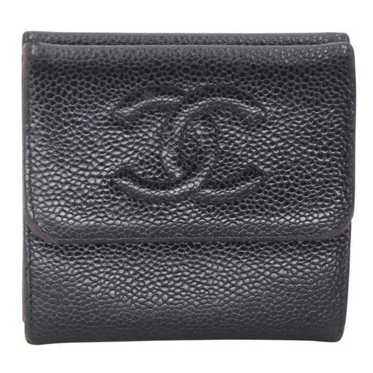 Chanel Compact Bifold Leather Caviar Purse Wallet CC-0624N-0013 For Sale at  1stDibs