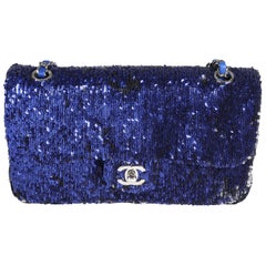 Chanel Blaue und schwarze paillettenbesetzte Medium Classic Einzeltasche