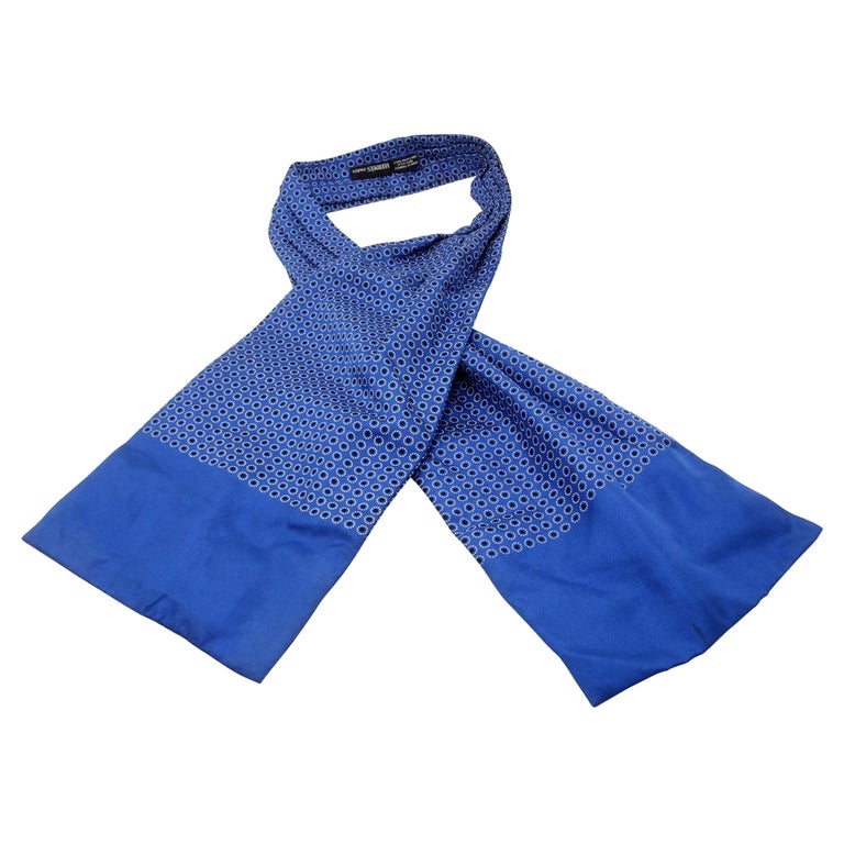 Hermès Blau Ascot in Frankreich Seidenkrawatte Monogramm-Muster Schal /  Wrap im Angebot bei 1stDibs