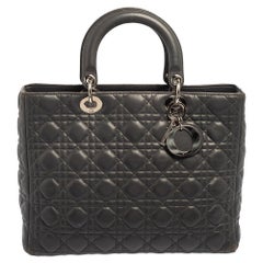 Dior - Grand sac cabas Lady Dior en cuir cannage gris