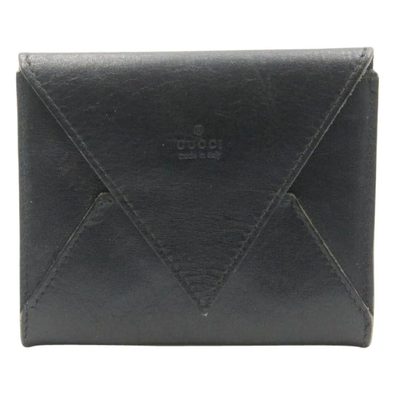Gucci Portefeuille porte-cartes de poche enveloppant en cuir de veau noir en vente