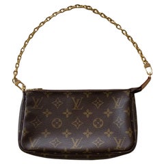 Monogrammierte Pochette-Accessoires-Tasche von Louis Vuitton