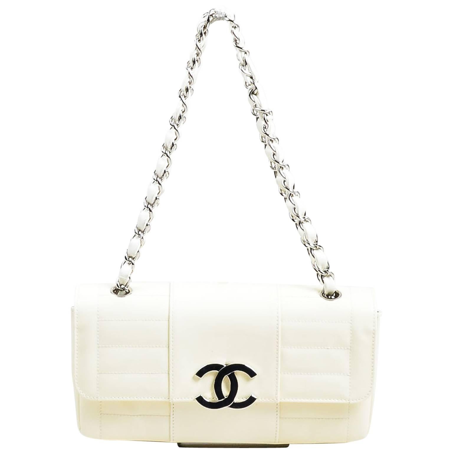 Chanel Cream Silver Tone Quilted Patent Leather 'CC' Logo Flap Chain Strap Bag For Sale