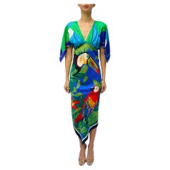 Morphew Kollektion Königsblaues & grünes 2-Schal-Kleid aus Seide mit Papageimuster aus Vinta