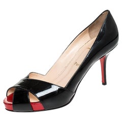 Christian Louboutin Escarpins à bout ouvert en cuir verni noir « Shelley », taille 37,5