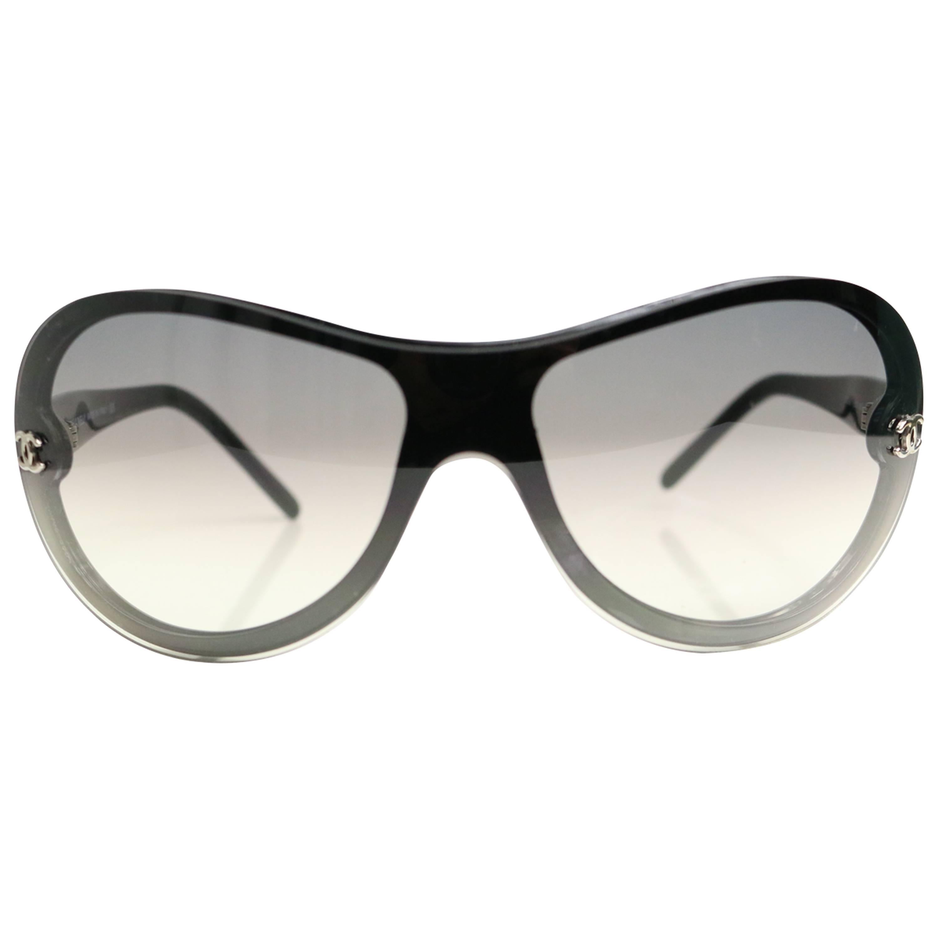 Chanel Lunettes de soleil aviateur noires 5066 C501/8G 120