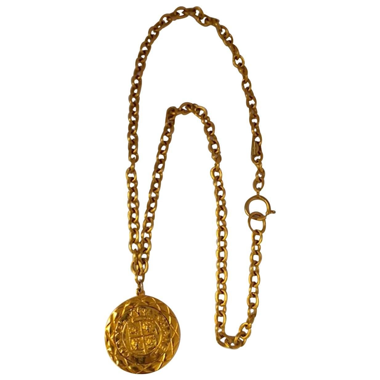 Chanel 1980s Gold Pendant Necklace