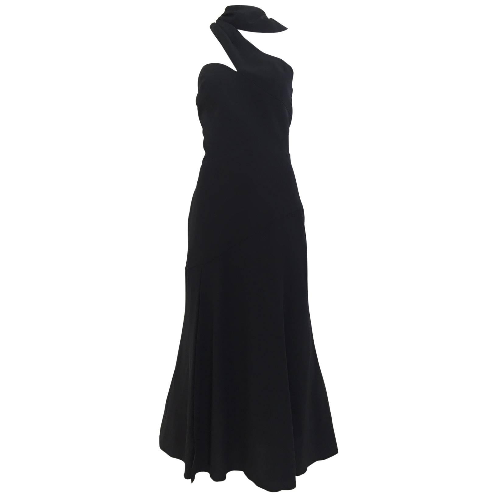  1990er THIERRY MUGLER Schwarzes Kleid mit asymetricem Ausschnitt und ausgeschnittenem Ausschnitt  im Angebot
