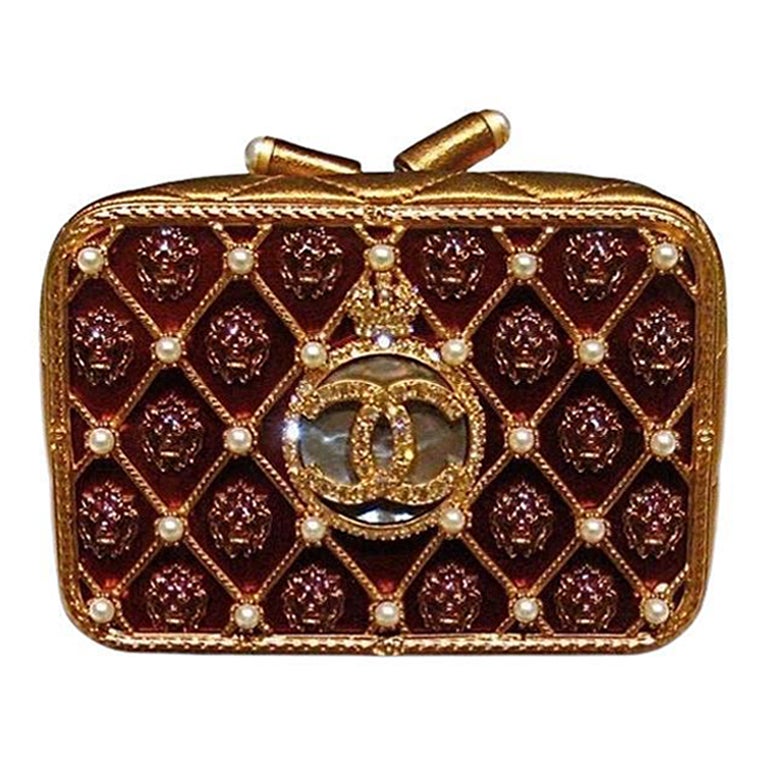 Very Rare Minaudiere Chanel Moscow Lion Head Clutch For Sale at 1stDibs | chanel  moscow bag, chanel minaudiere, burberry fox clutch