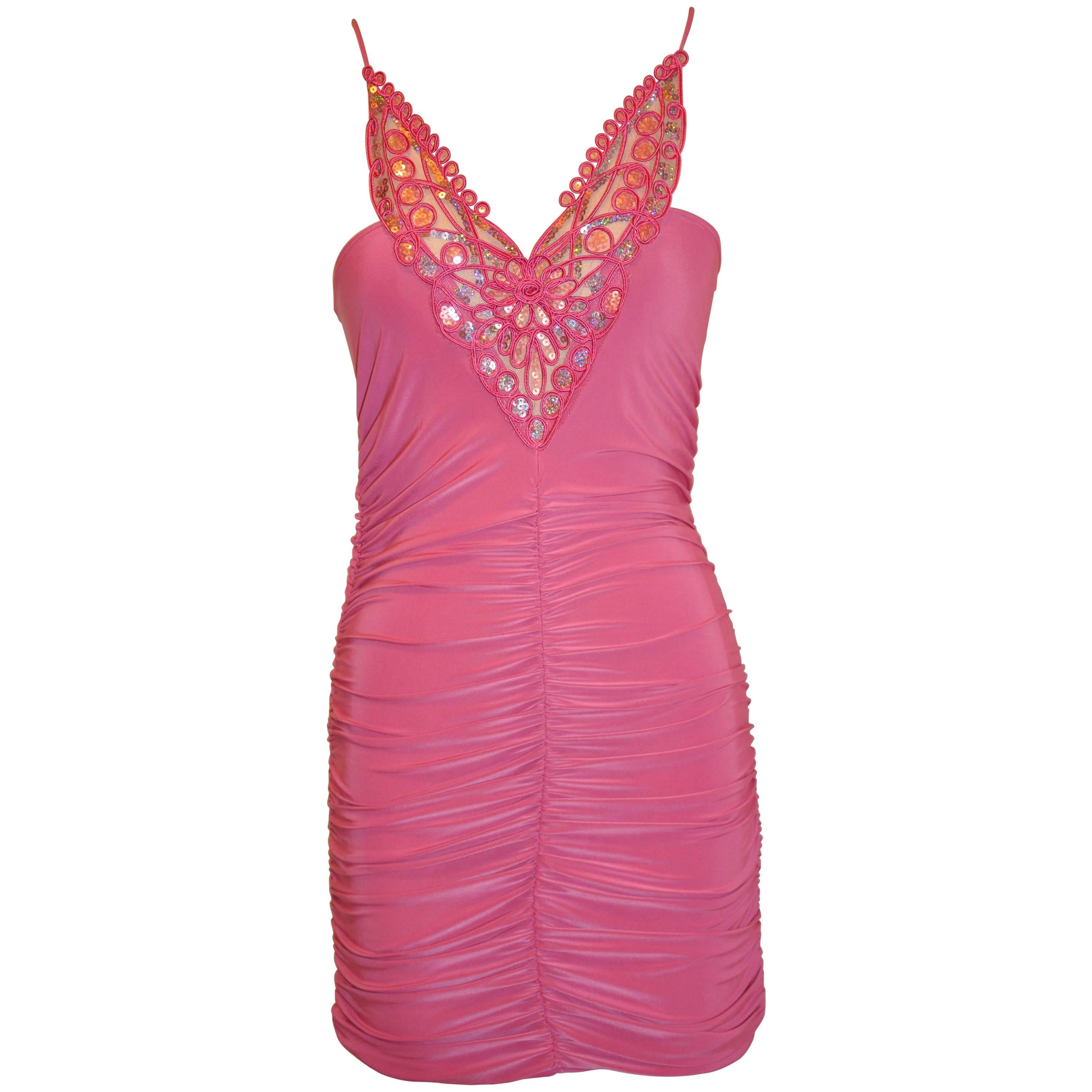 Moschino Weiches Fuchsia-Kleid mit Pailletten, das körperbetont wirkt im Angebot
