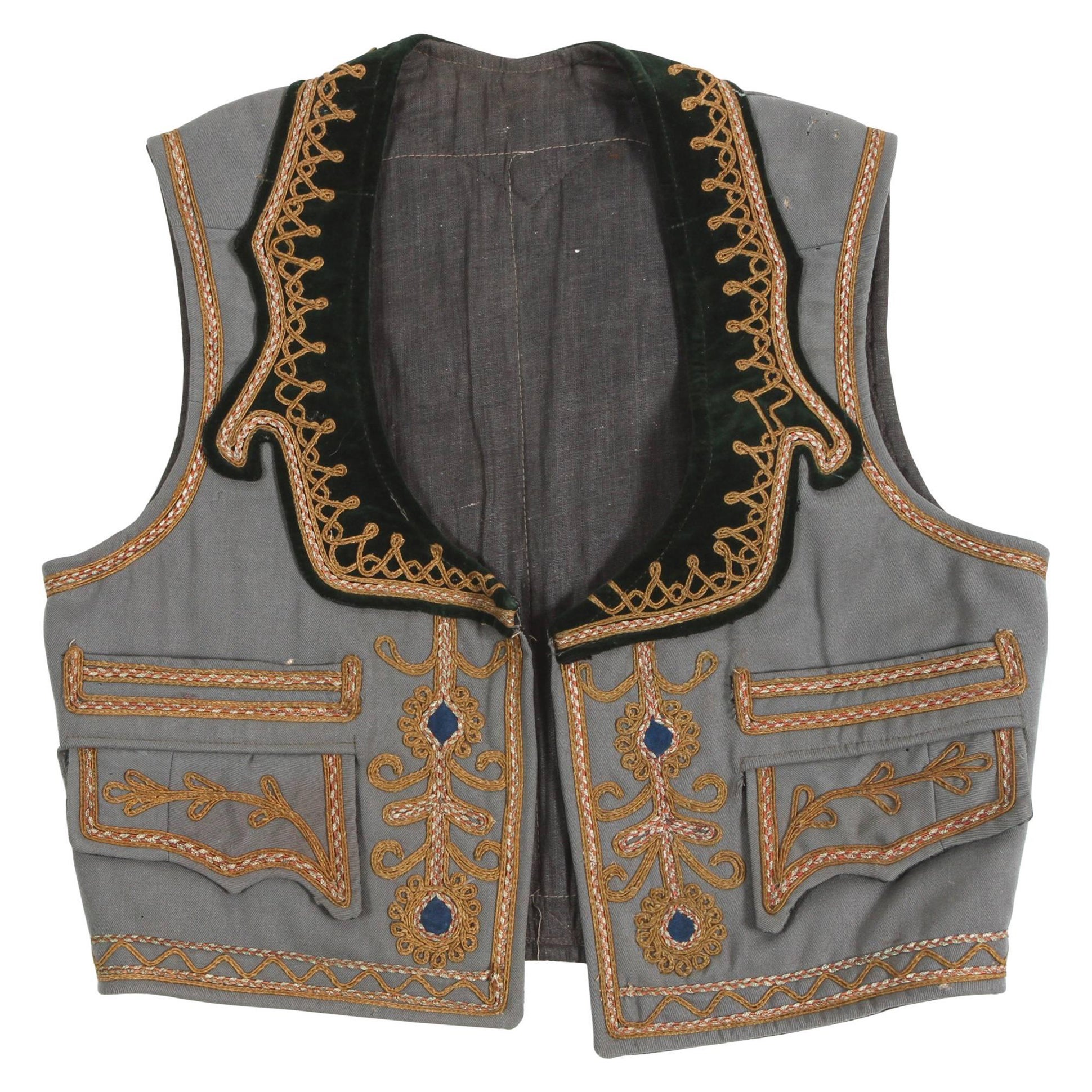 Gilet folklorique grec vintage faisant partie d'un costume traditionnel en vente