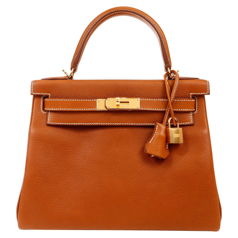 Hermès Gold Taurillon Novillo 28 cm Kelly with Gold Hardware For Sale