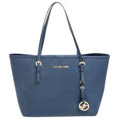 Michael Kors Marineblaue Reisetasche aus Leder mit Jet-Set