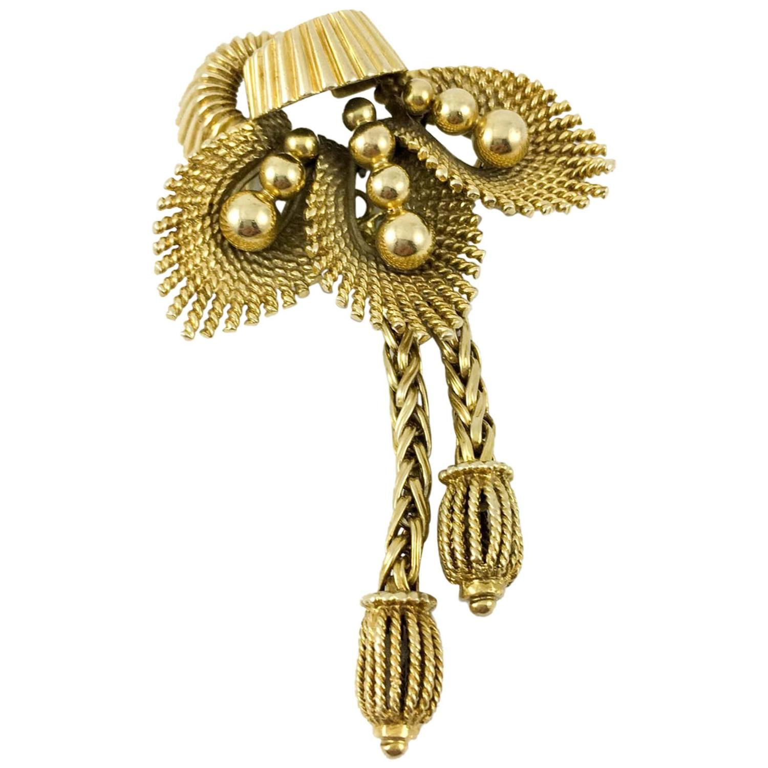 Vintage Gold Brooch 1940s For Sale at 1stdibs