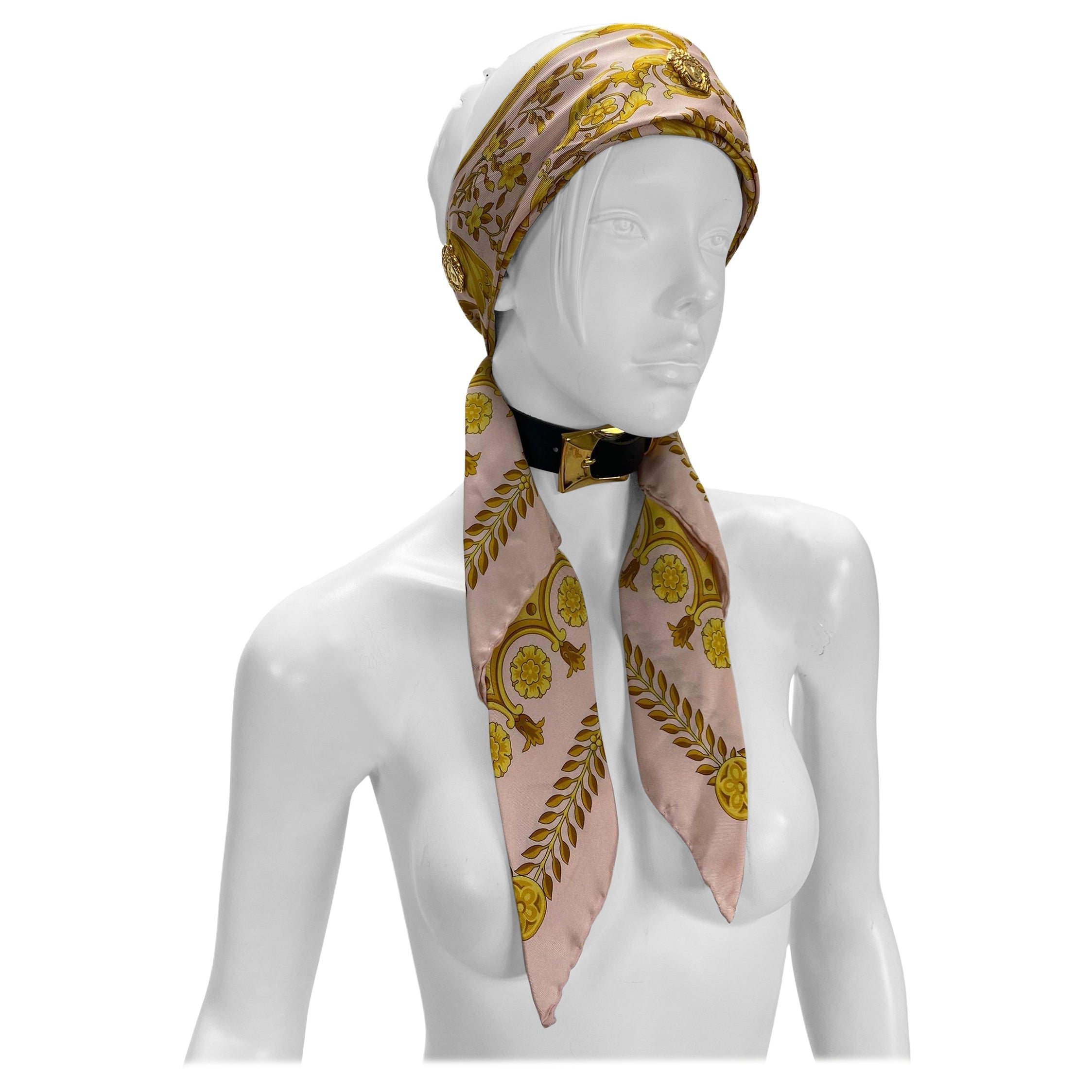 Sciarpa Barocco Atelier A Versace vintage anni '90 in seta con fibbia Bondage