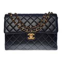 Chanel Timeless Jumbo single shoulder flap bag in black quilted lambskin, GHW