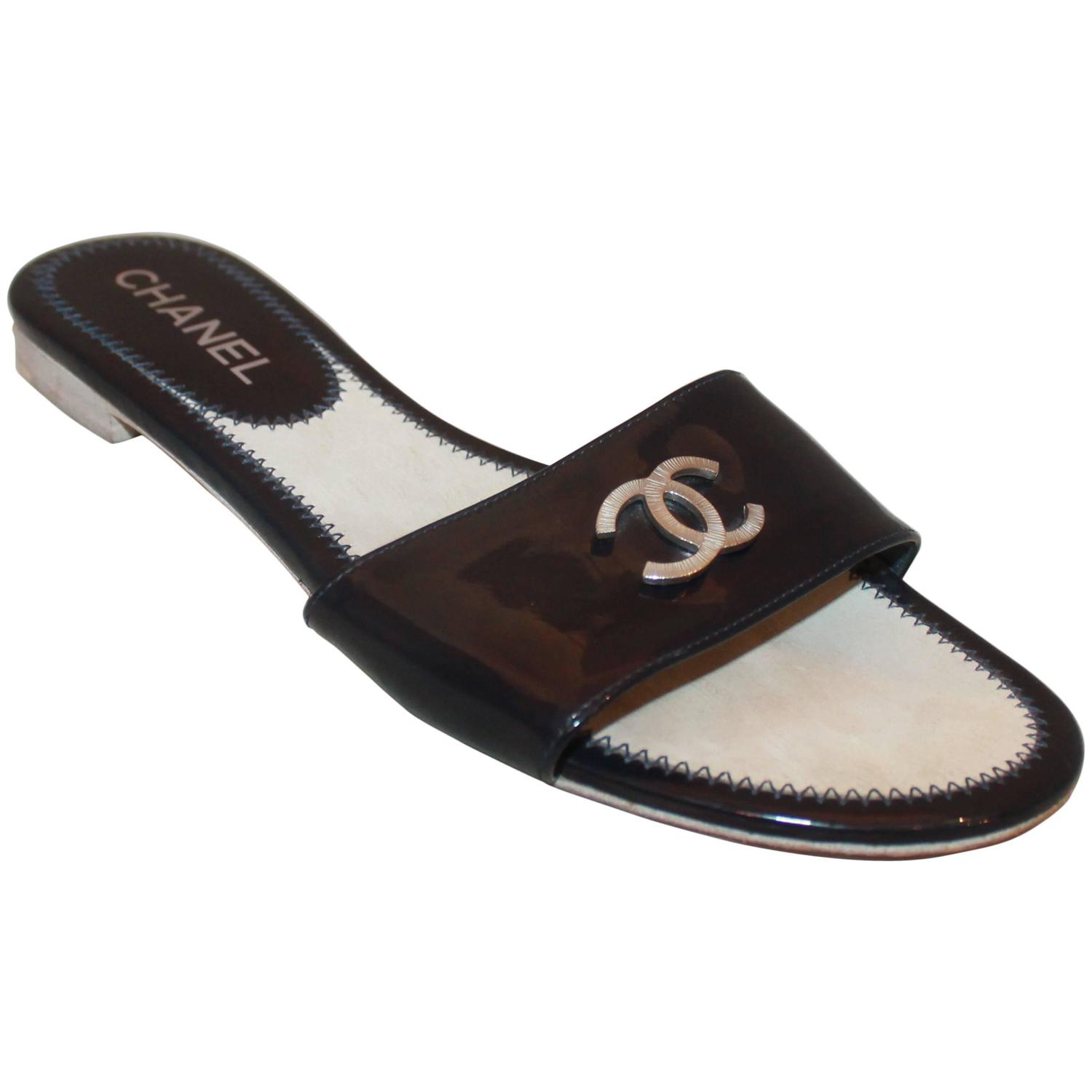 female chanel slides