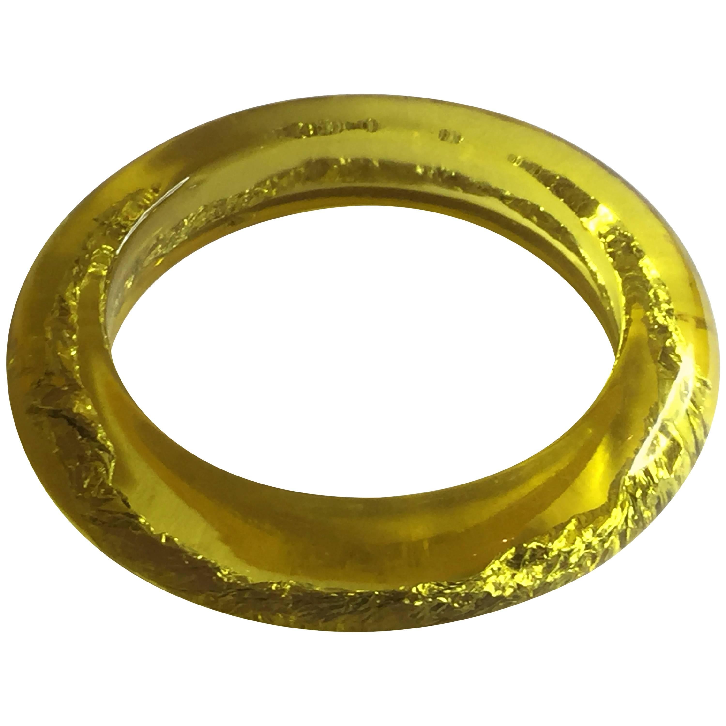 1970s Gold Foil Embedded Acrylic Apple Juice Bangle Bracelet For Sale