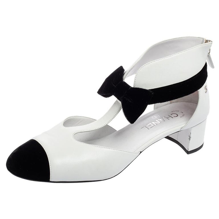 Chanel White/Black Leather and Velvet Cap-Toe Bow Cut-Out Ankle Boots Size  41 at 1stDibs
