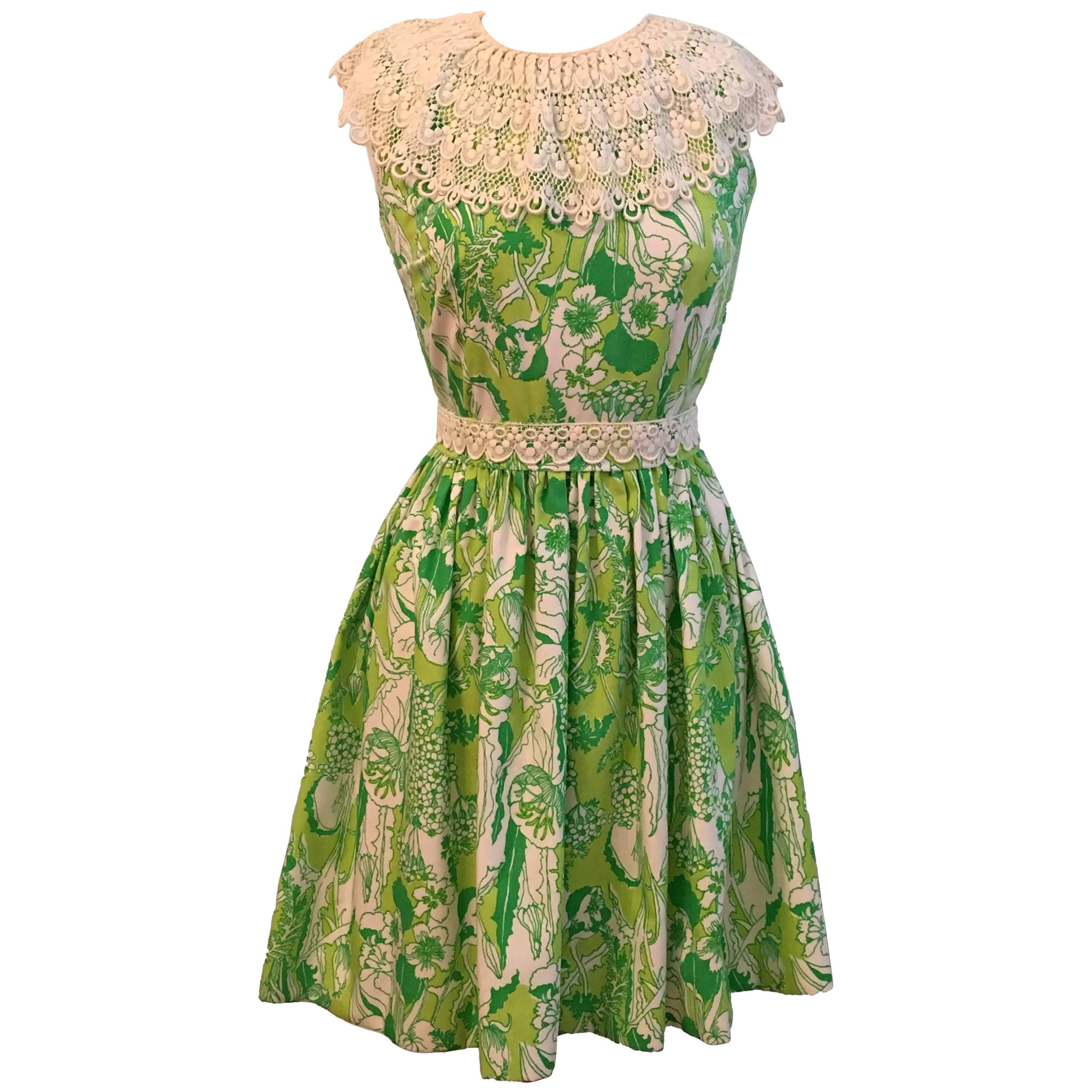 Rare 1960s Lilly Pulitzer Dress Green Floral Print with Huge Lace Collar For Sale