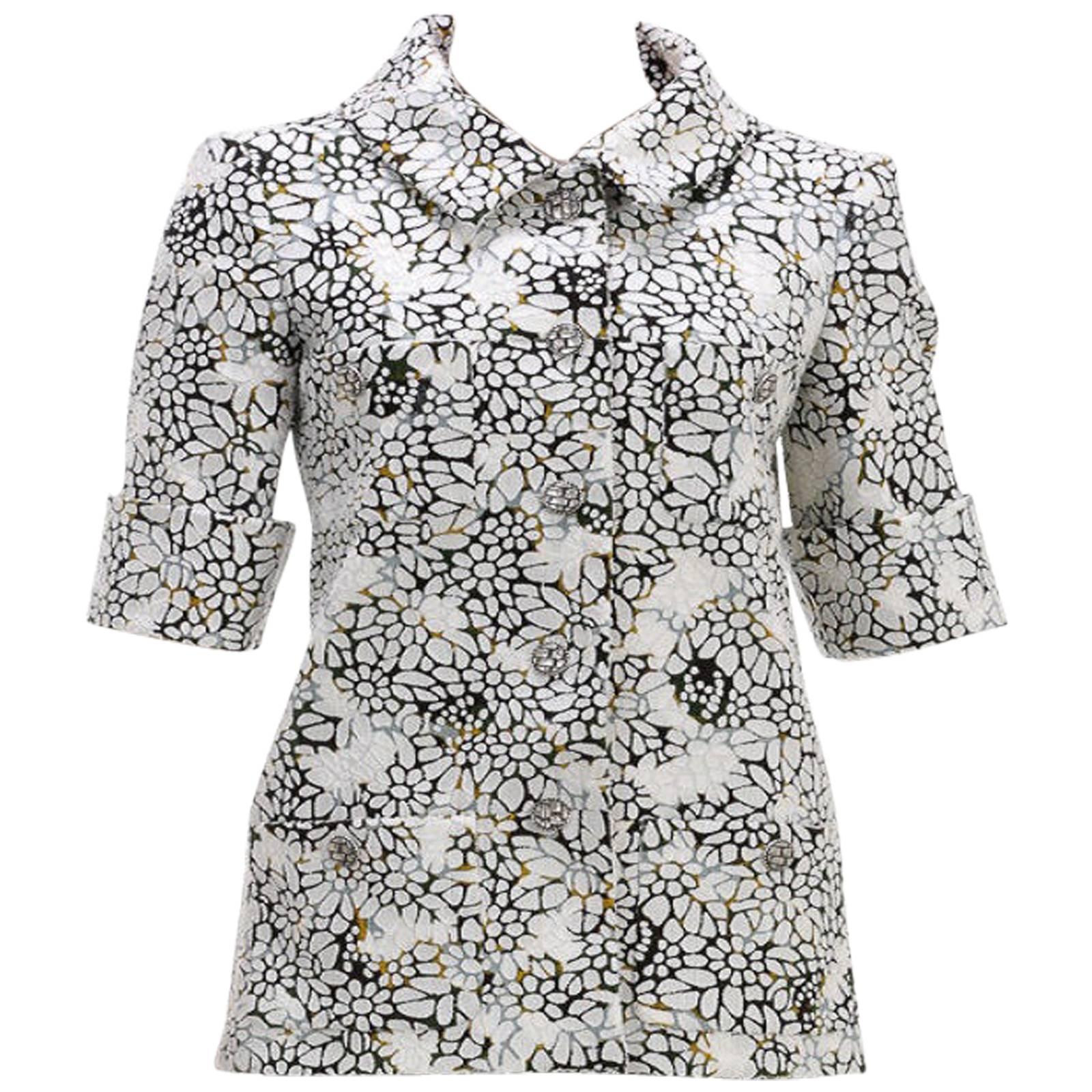 Chanel White Multicolor Short Sleeve Applique Jacket (Size 36) For Sale