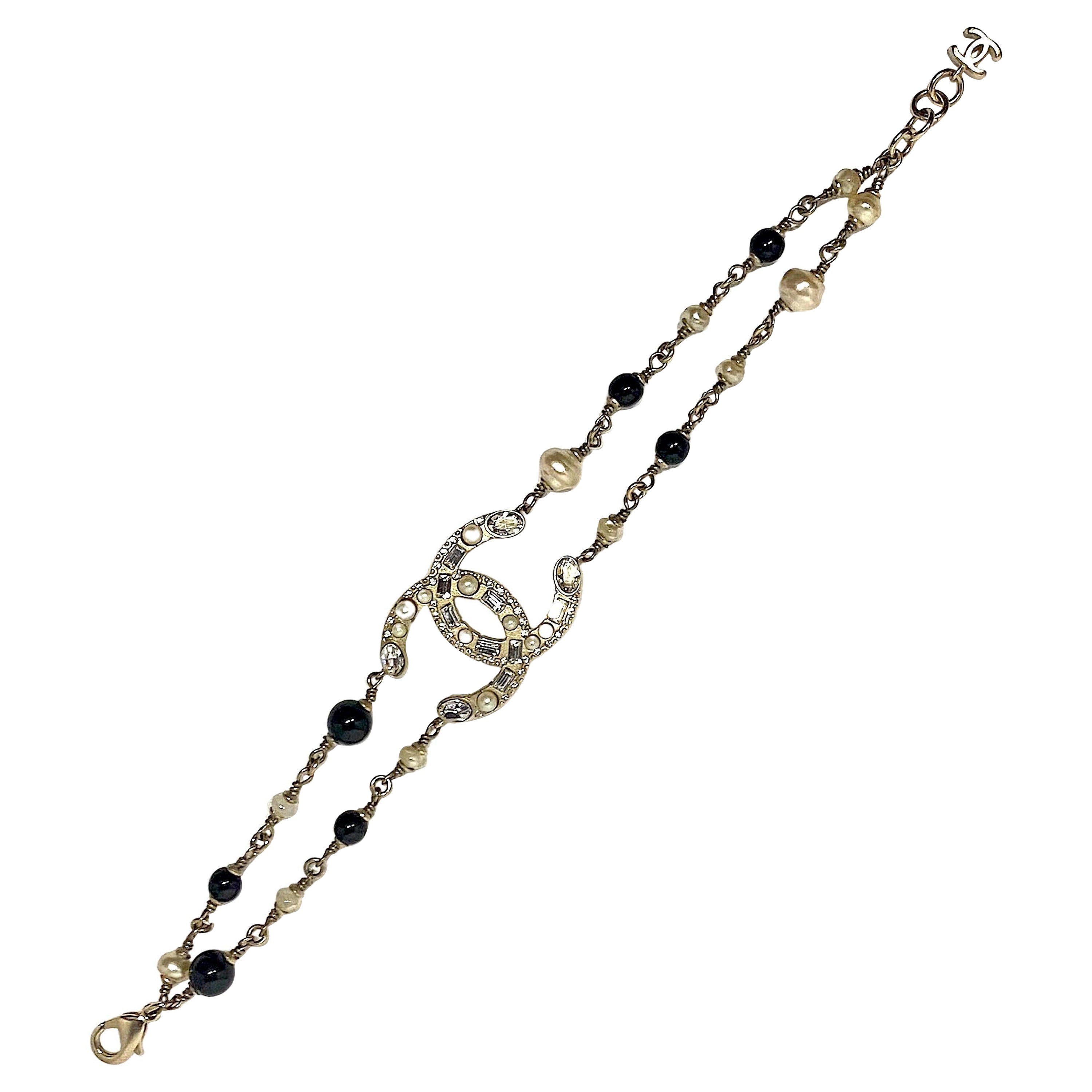 Chanel Fall 2009 Pearl  and Cristal  Bead Bracelet For Sale