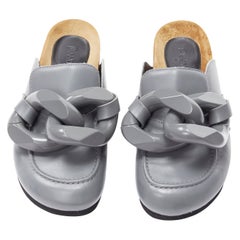 JW ANDERSON - Mocassins à bout rond en cuir gris surdimensionné à maillons de chaîne EU38