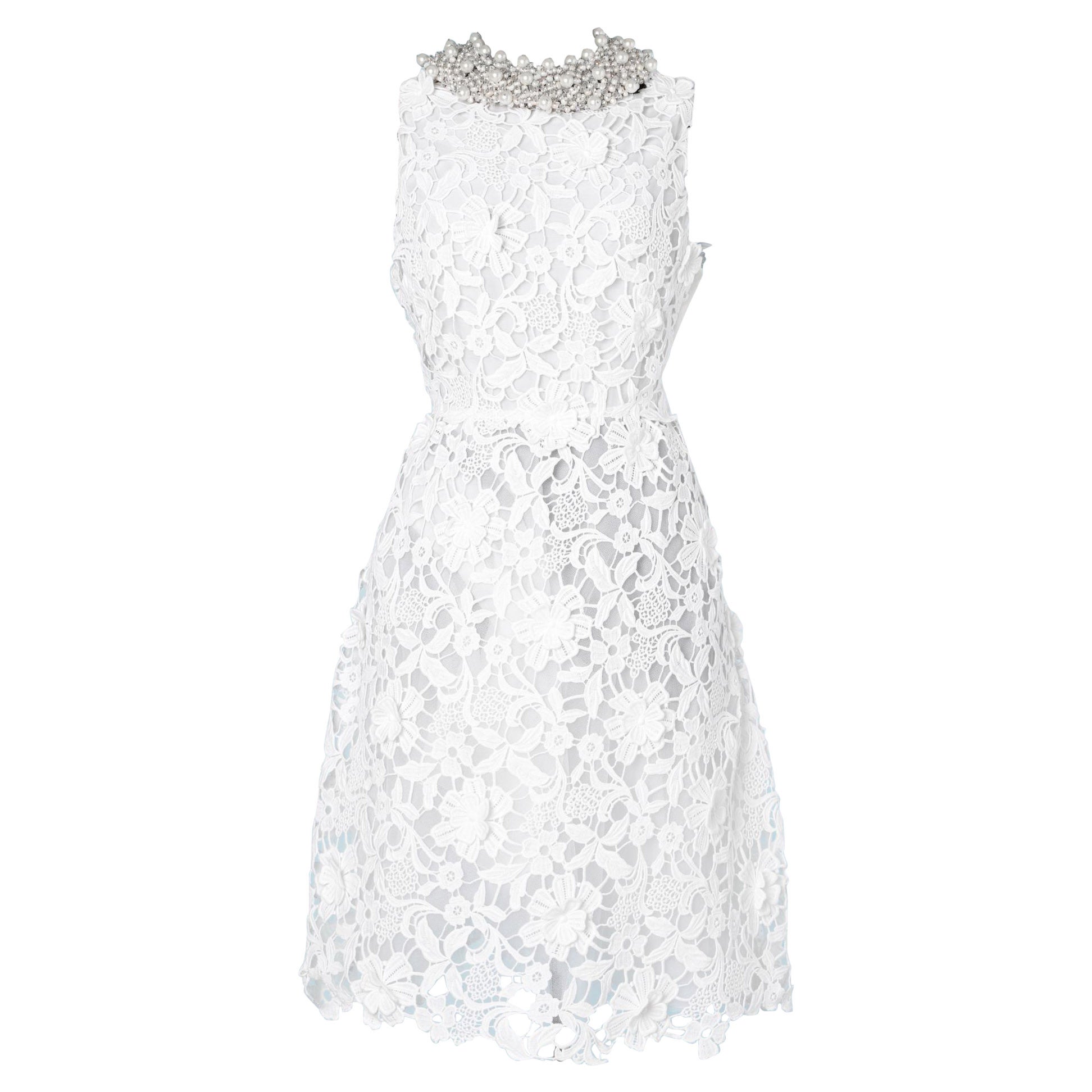 Robe guipure blanche sur doublure de soie et de tulle Valentino  en vente