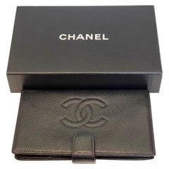 Chanel Vintage Beige Leather Kisslock Clutch Purse – Amarcord