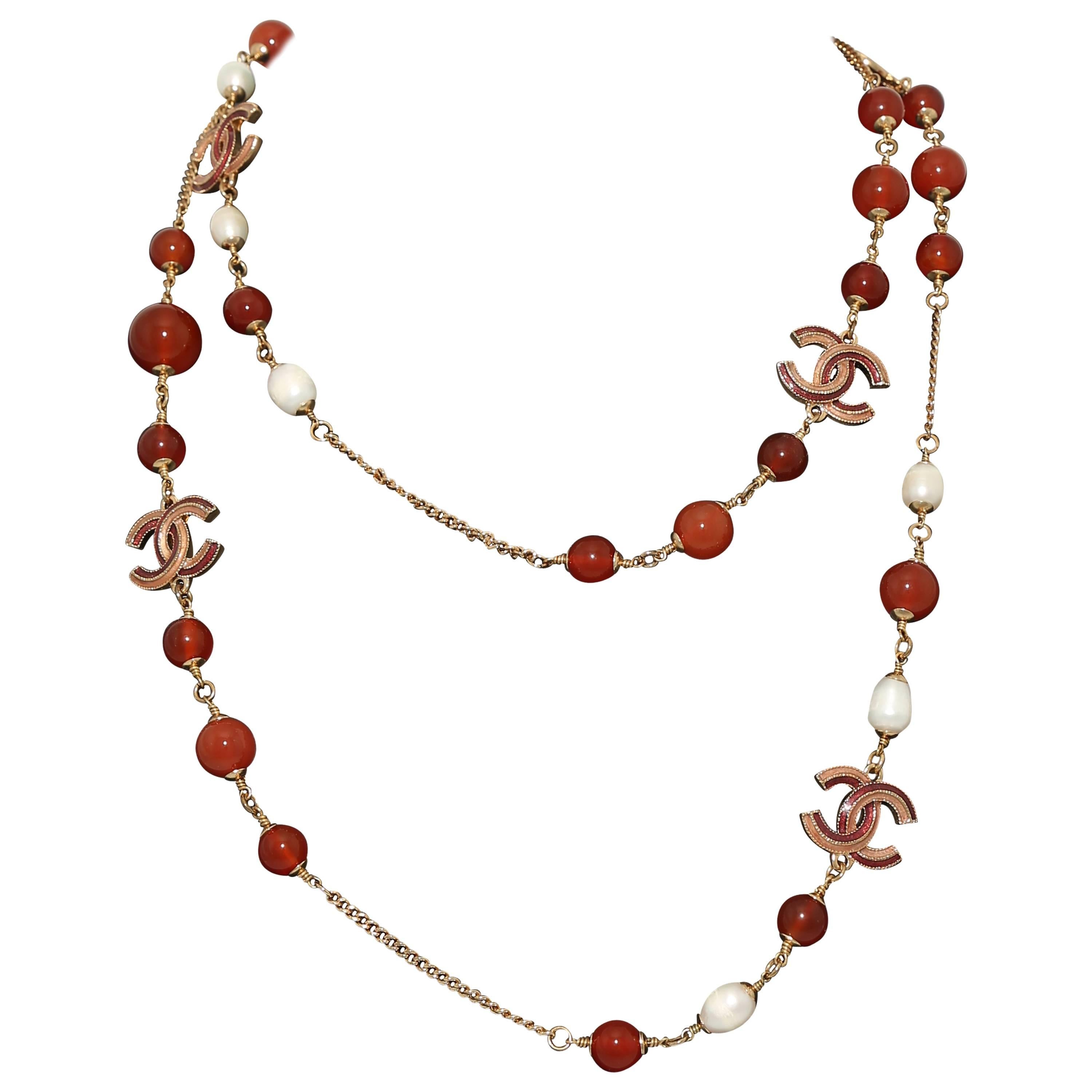 chanel Necklace with agate and pearls
