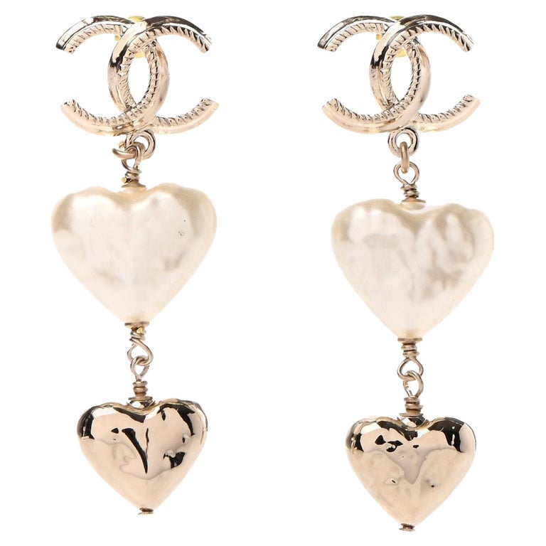 CHANEL NEW CC Faux Pearl Gold Metal Heart Evening Dangle Drop Earrings