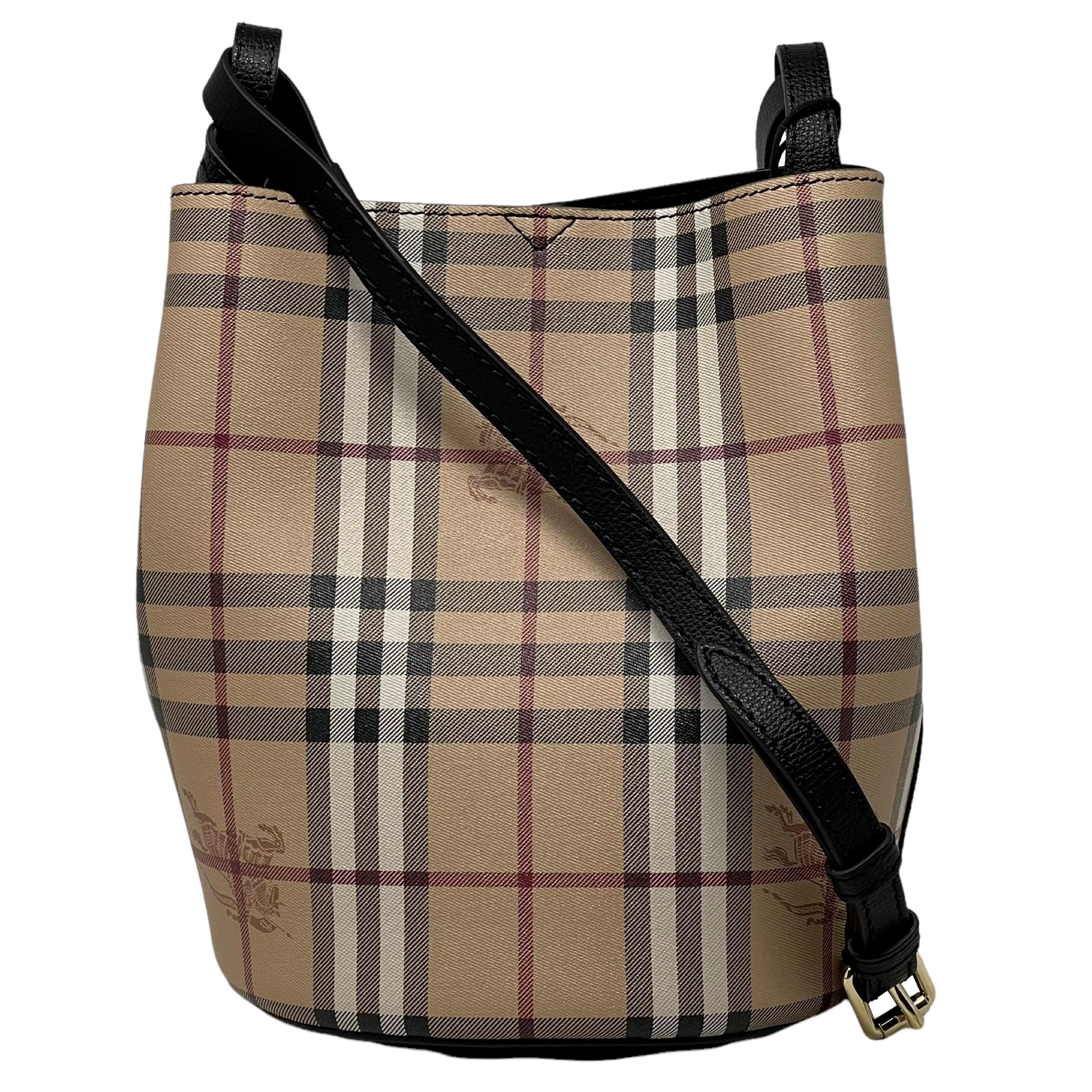 brandstof Manga Lake Taupo NEW Burberry Beige/Black Haymarket Check Leather Bucket Crossbody Bag For  Sale at 1stDibs