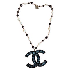 Collier Chanel. Pre-automne 2010 Shangaï.