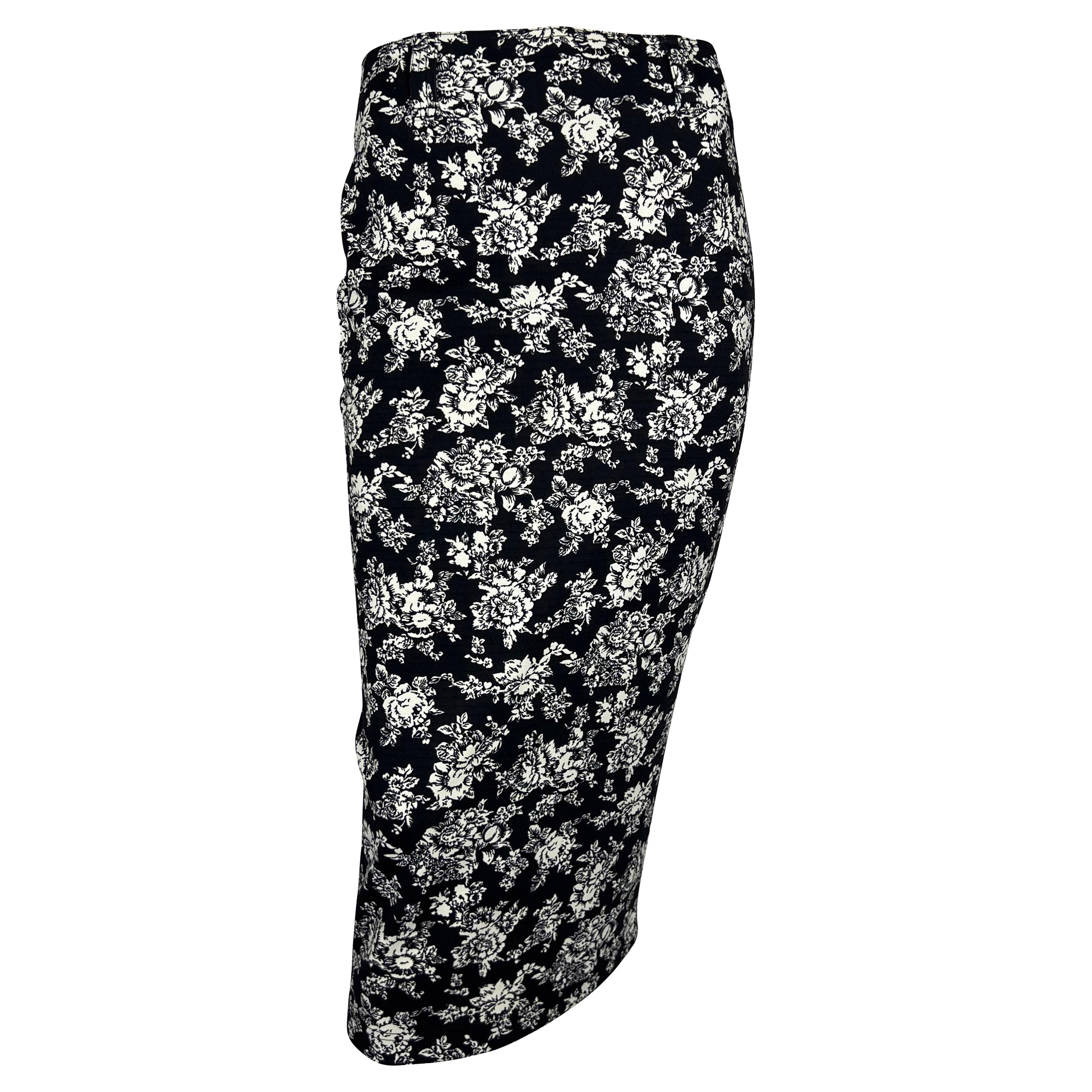 S/S 1993 Gianni Versace Black White Floral Stretch Spandex Rubber Blend Skirt For Sale