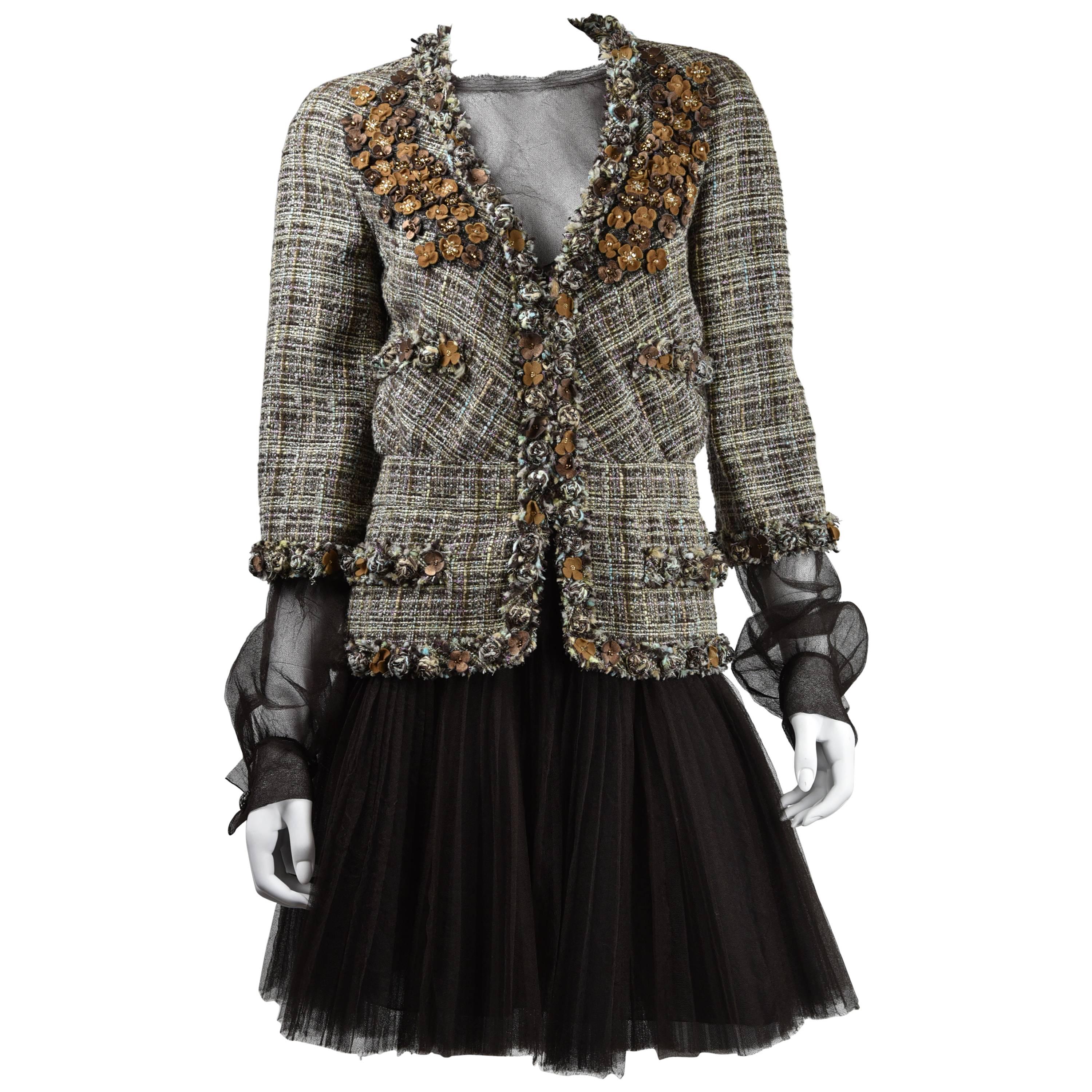 Chanel 2007A Demi Couture Brown TweedJacket/ Dress with Lambskin Flowers  FR 42 For Sale