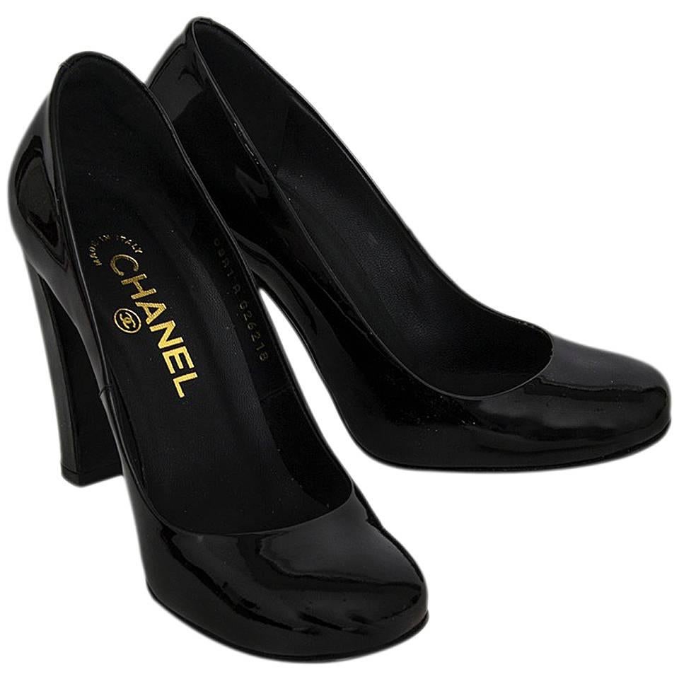 Chanel Black Patent Leather Pumps