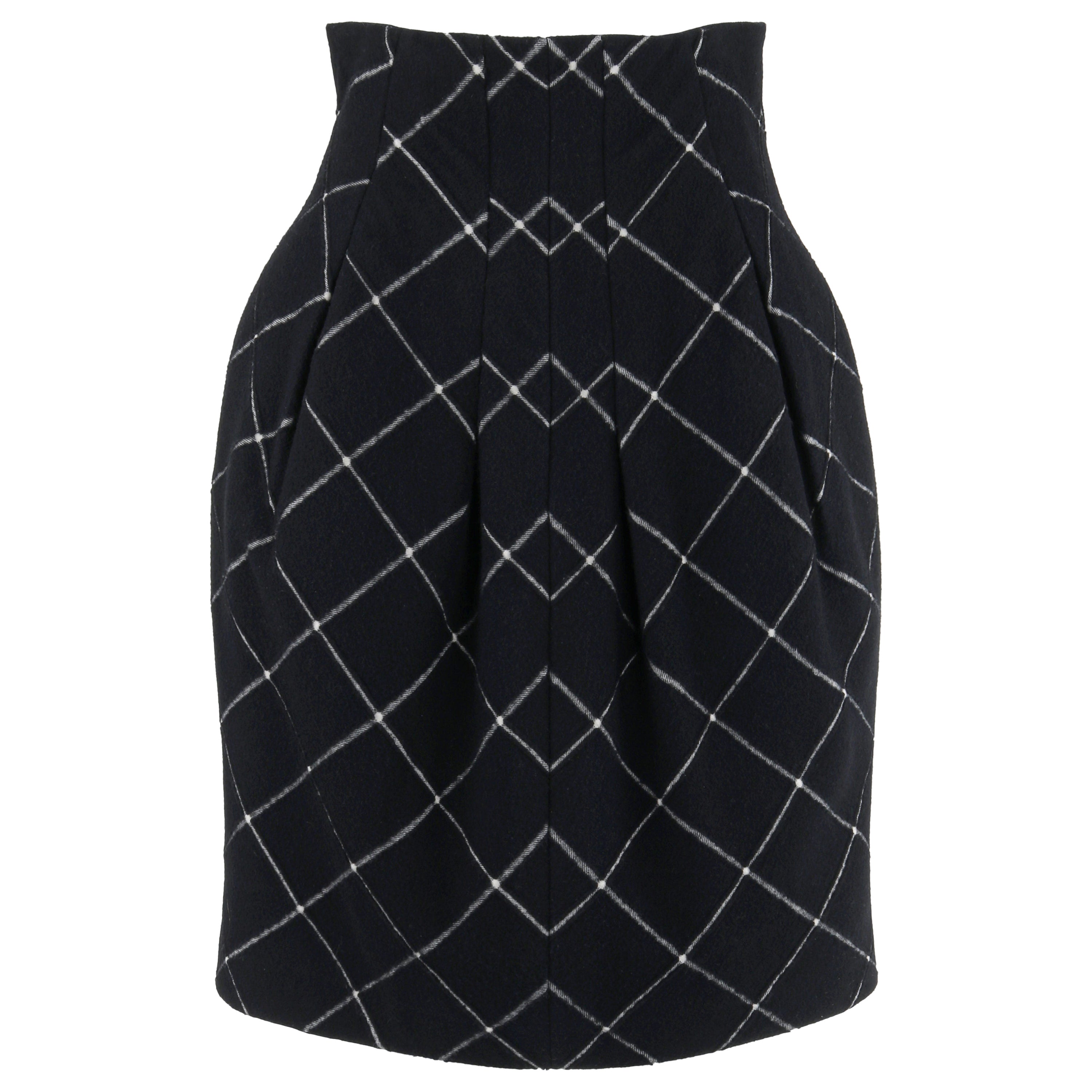 ALEXANDER McQUEEN A/W 2008 Black White Wool Plaid Pleated Knee Length Skirt For Sale