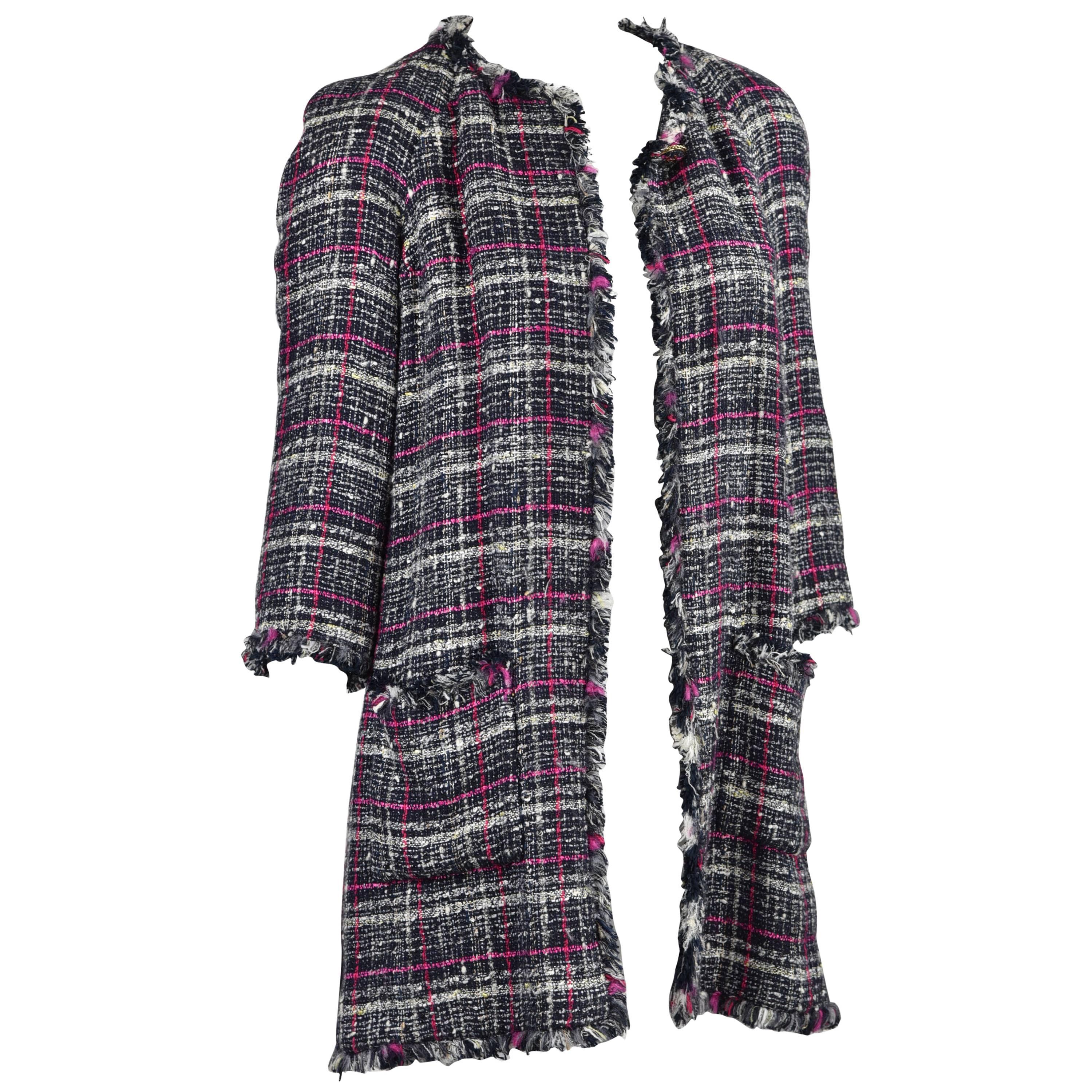 Chanel 07P Tweed Plaid Navy/Pink Reversible Coat with Navy &/White Lining FR 38 For Sale