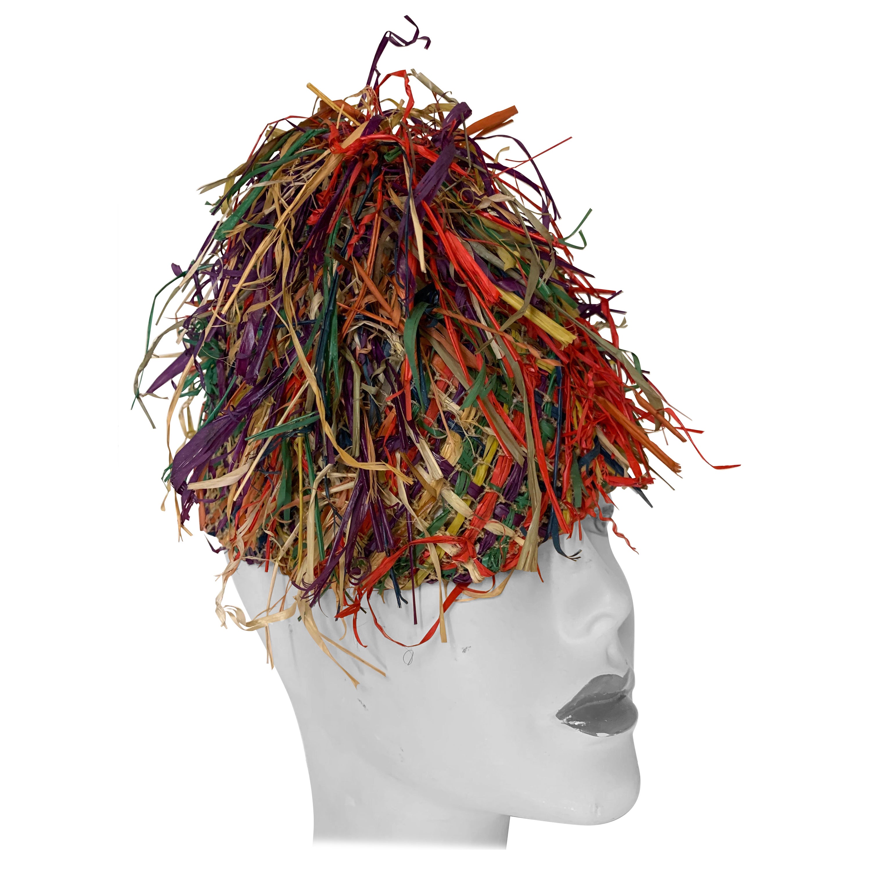 1940s Charmer - John Frederics Frisée Multicolor Fringed Straw Toy Hat (chapeau de paille frangé)  en vente