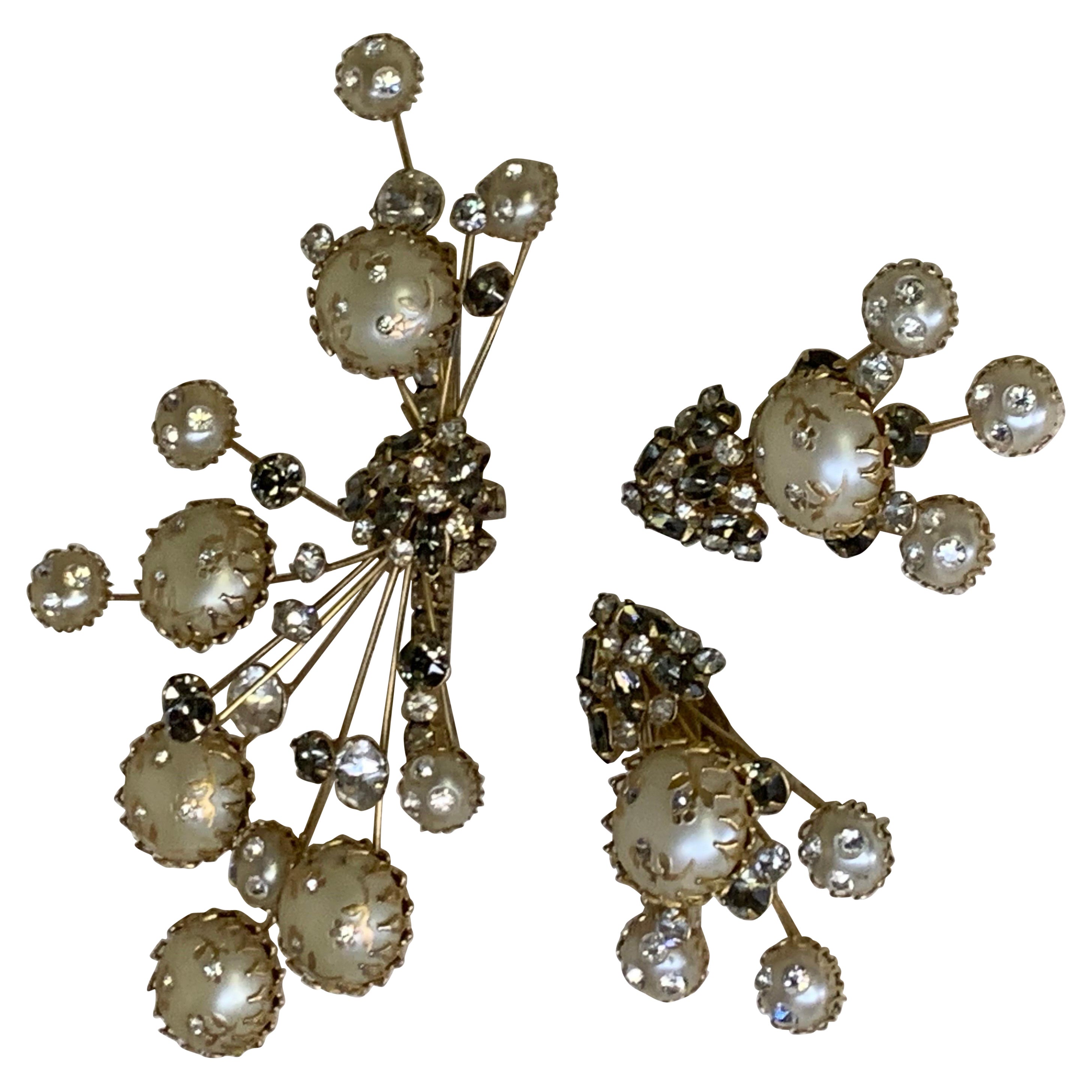 1950s Ballet Large Shooting Star Rhinestone & Pearl Brooch and Earring Set For Sale