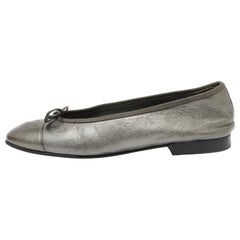 Chanel Metallic Grey Leather CC Cap Toe Bow Ballet Flats Size 37