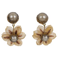 Boucles d'oreilles à clip en résine avec fleurs marron doré Cilea Paris