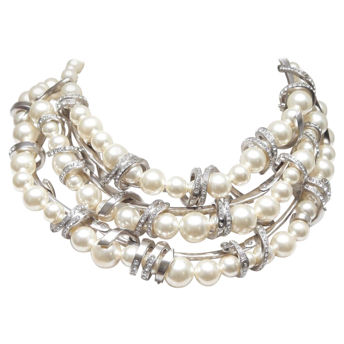 mini pearl chanel necklace