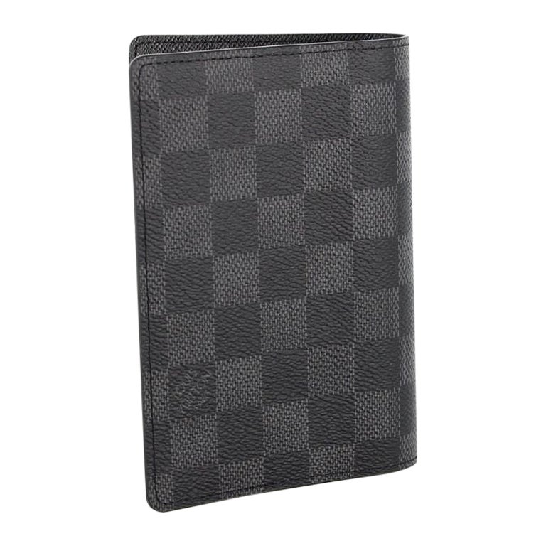 Louis Vuitton Passport Holder For Sale at 1stDibs