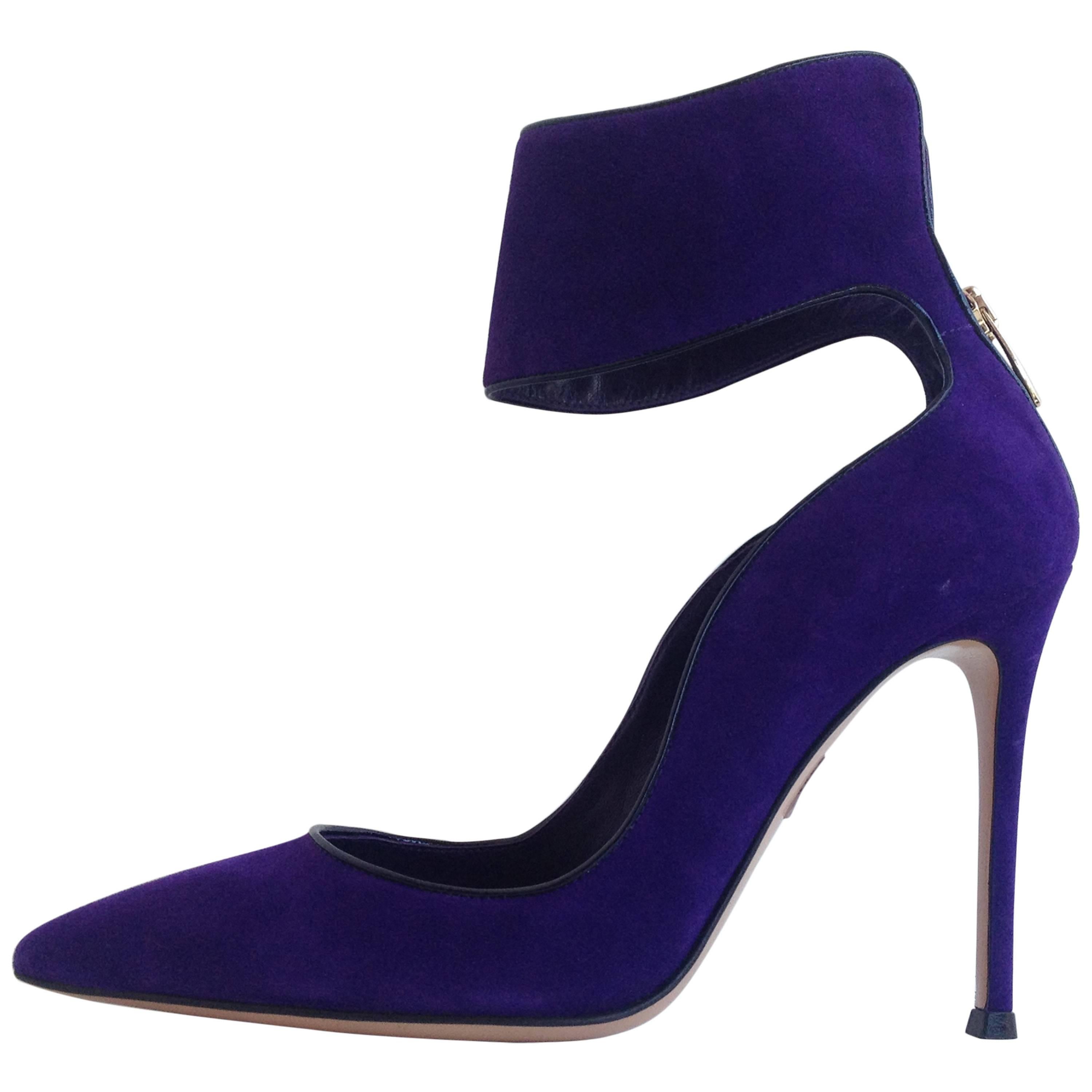 Gianvito Rossi Purple Suede Cuff Heels Size 37.5 (7) For Sale