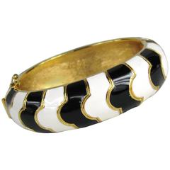 Ciner Black & White Bangle Bracelet 1990s New Old Stock 8