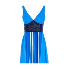 AW16 Moschino Couture Jeremy Scott Schwarzes Kunstleder-Oberteil mit blauer Seidenschleife