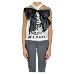 AW16 - Débardeur Moschino Couture surdimensionné noir avec nœud papillon et logo blanc, taille 4